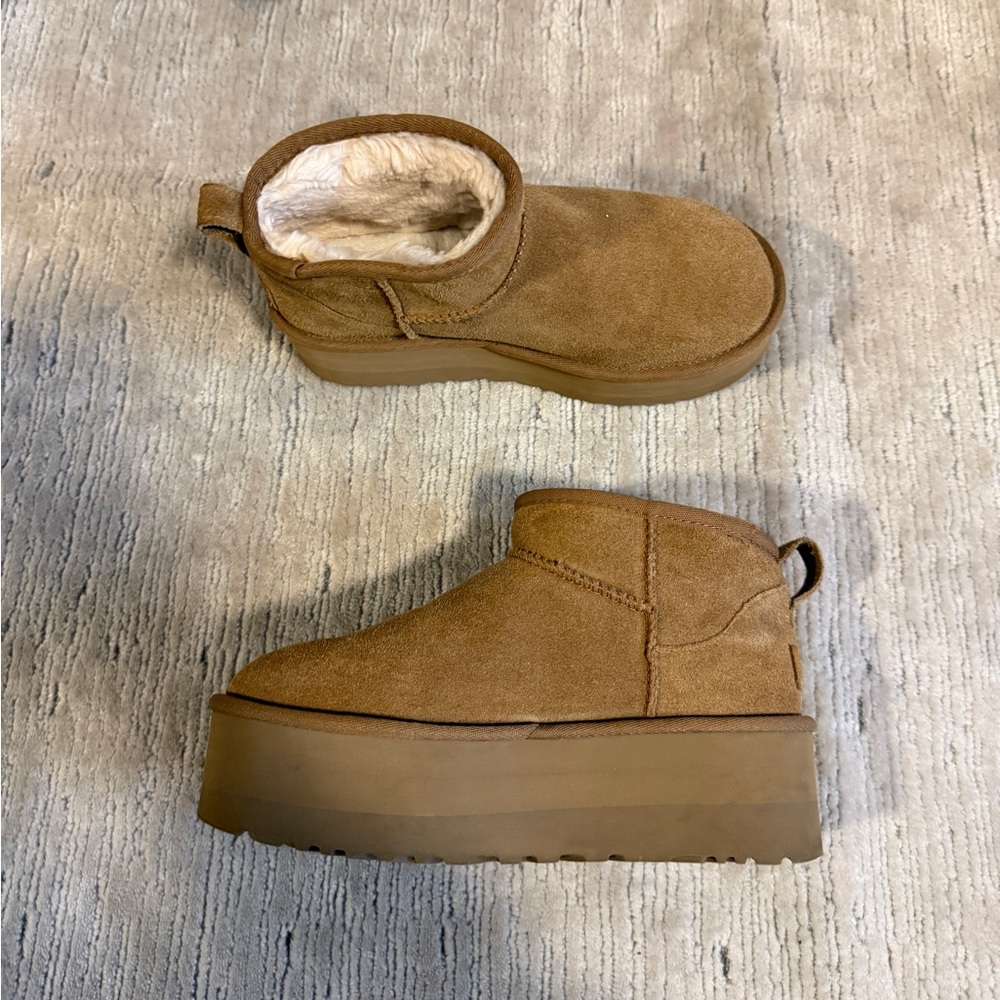 UGG - platform short